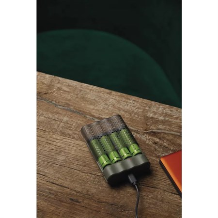 Battery charger GP Speed M451 + 4xAA ReCyko 2700