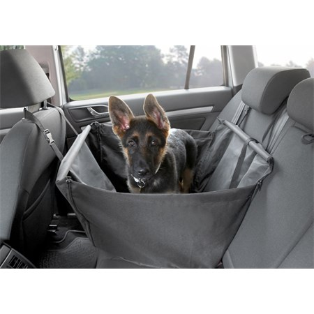 Blanket for dog COMPASS 04130 in car